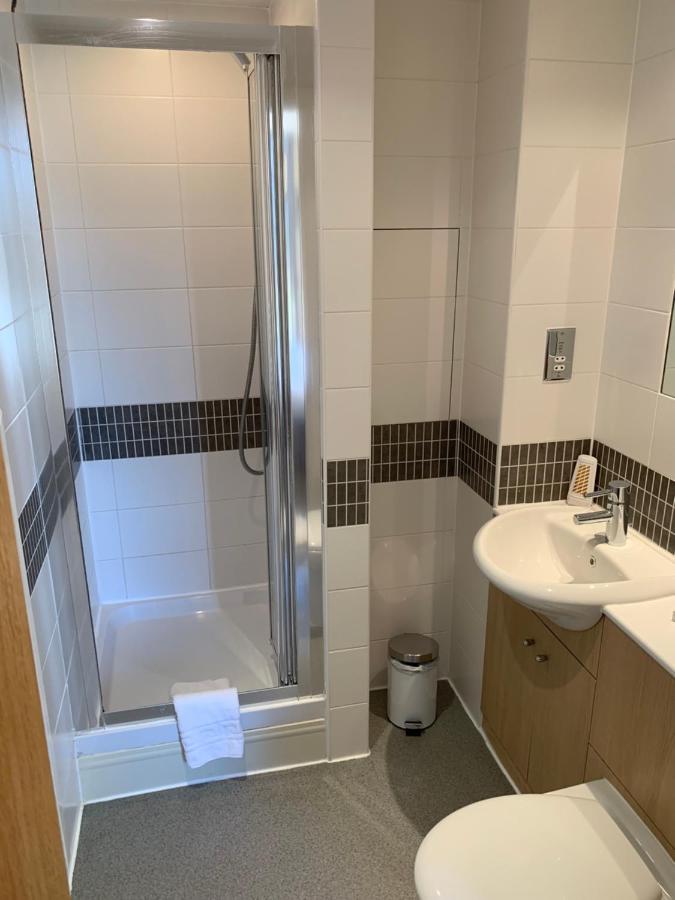 Istay Apartments At Vizion - Fully Equipped Modern Serviced Apartments With Balconies, Superfast Broadband, Free Allocated Parking Space, 24H Security, Rooftop Gardens, Located In Central Mk Milton Keynes Exterior photo