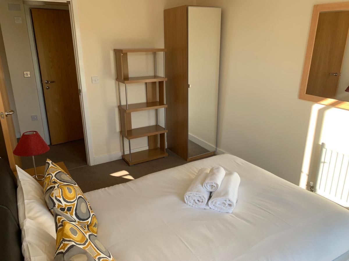 Istay Apartments At Vizion - Fully Equipped Modern Serviced Apartments With Balconies, Superfast Broadband, Free Allocated Parking Space, 24H Security, Rooftop Gardens, Located In Central Mk Milton Keynes Exterior photo