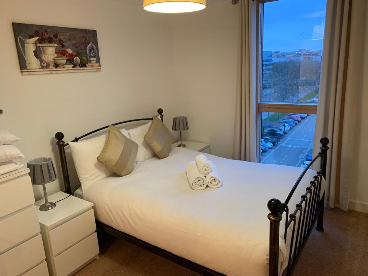 Istay Apartments At Vizion - Fully Equipped Modern Serviced Apartments With Balconies, Superfast Broadband, Free Allocated Parking Space, 24H Security, Rooftop Gardens, Located In Central Mk Milton Keynes Exterior photo