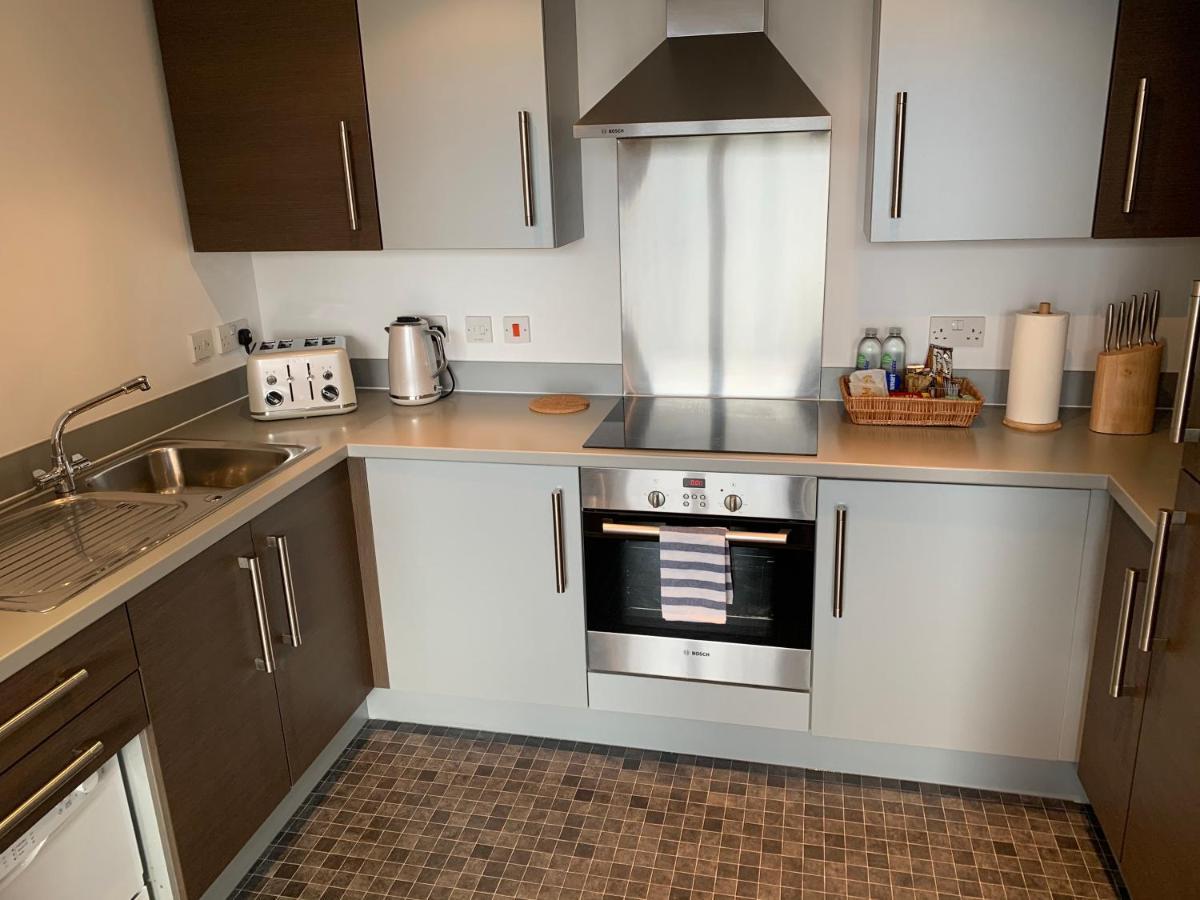 Istay Apartments At Vizion - Fully Equipped Modern Serviced Apartments With Balconies, Superfast Broadband, Free Allocated Parking Space, 24H Security, Rooftop Gardens, Located In Central Mk Milton Keynes Exterior photo