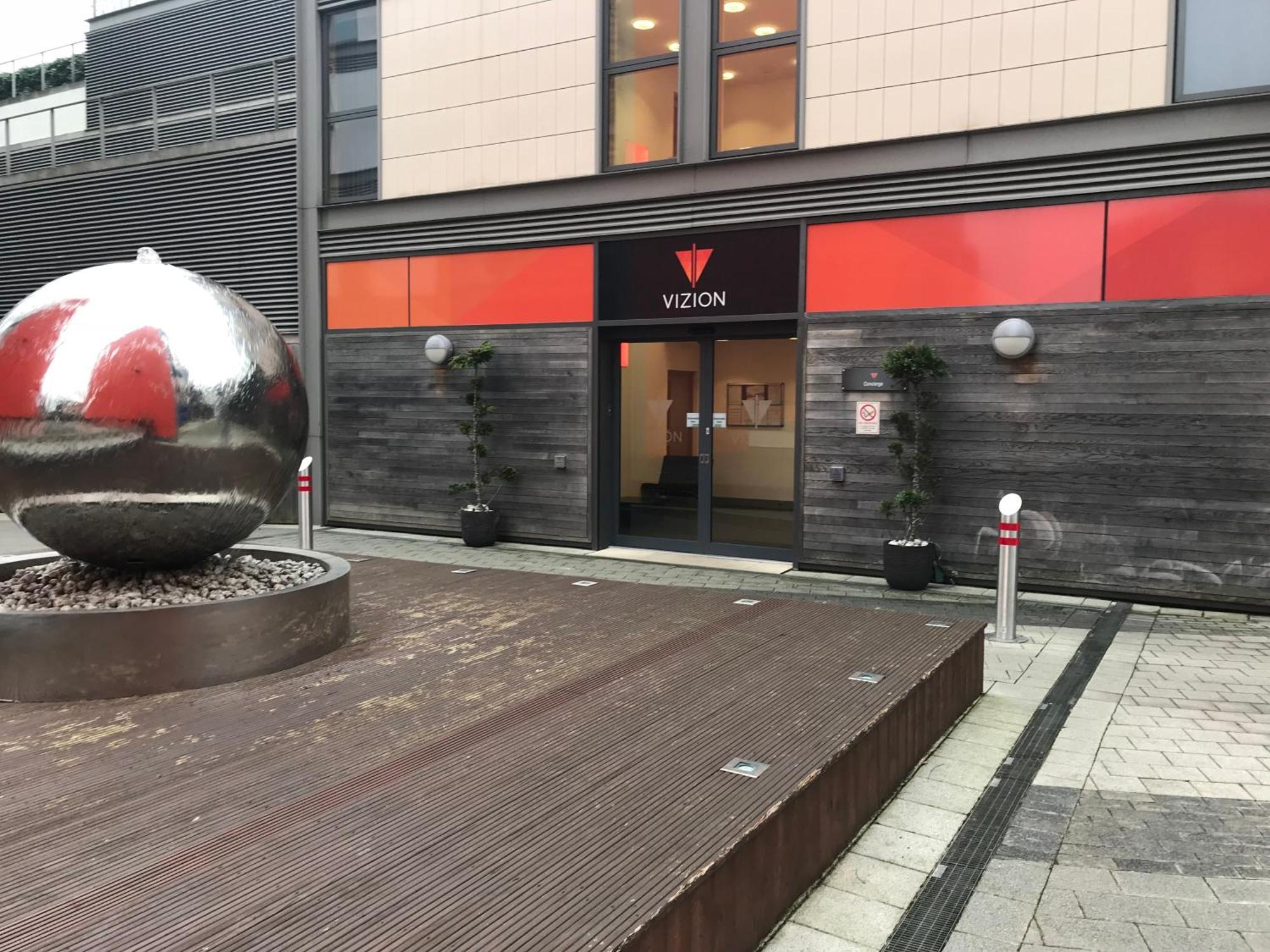 Istay Apartments At Vizion - Fully Equipped Modern Serviced Apartments With Balconies, Superfast Broadband, Free Allocated Parking Space, 24H Security, Rooftop Gardens, Located In Central Mk Milton Keynes Exterior photo