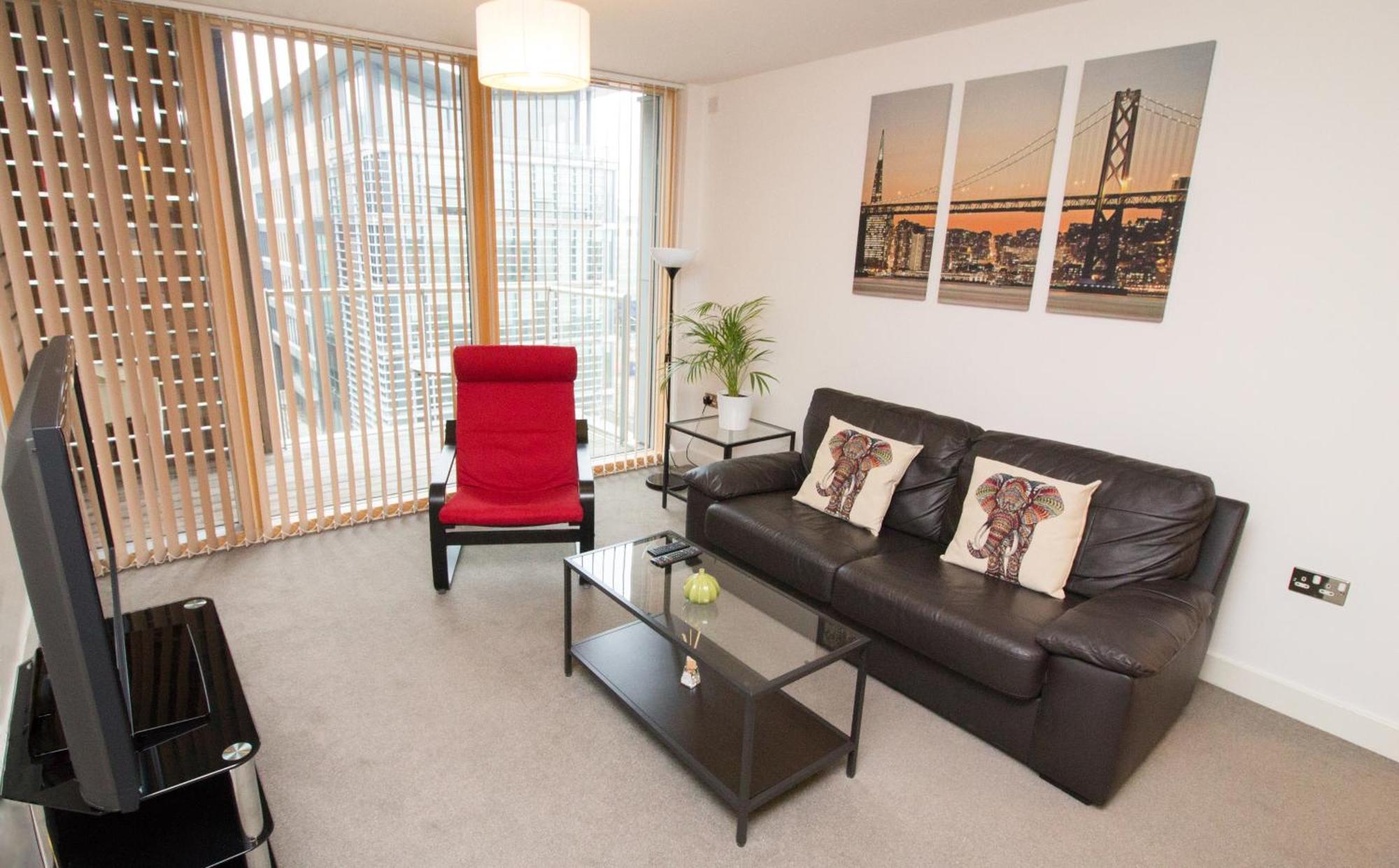 Istay Apartments At Vizion - Fully Equipped Modern Serviced Apartments With Balconies, Superfast Broadband, Free Allocated Parking Space, 24H Security, Rooftop Gardens, Located In Central Mk Milton Keynes Exterior photo