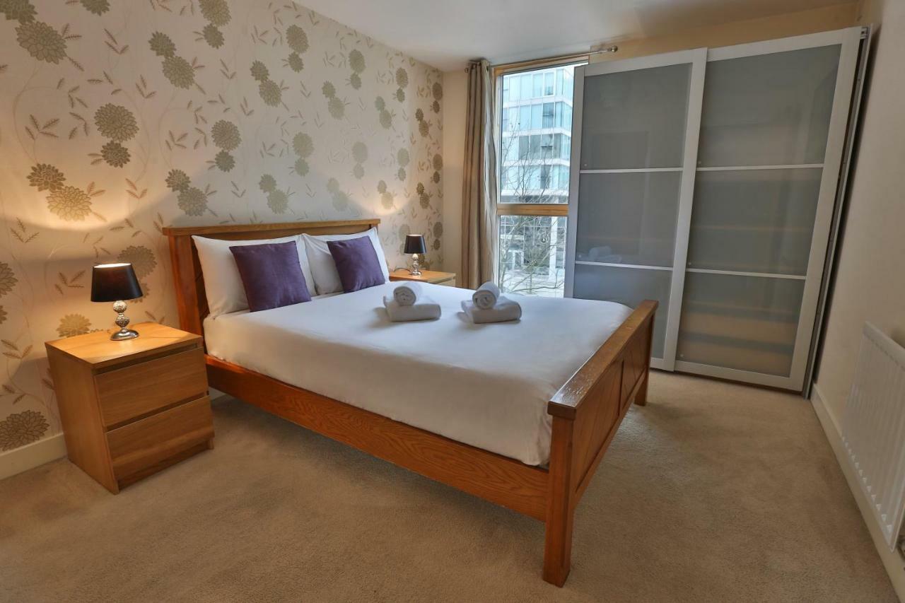 Istay Apartments At Vizion - Fully Equipped Modern Serviced Apartments With Balconies, Superfast Broadband, Free Allocated Parking Space, 24H Security, Rooftop Gardens, Located In Central Mk Milton Keynes Exterior photo