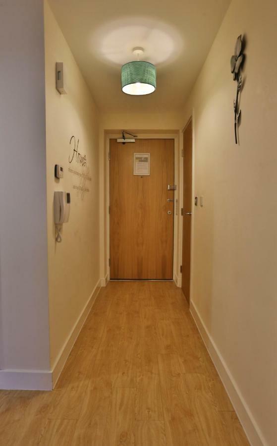 Istay Apartments At Vizion - Fully Equipped Modern Serviced Apartments With Balconies, Superfast Broadband, Free Allocated Parking Space, 24H Security, Rooftop Gardens, Located In Central Mk Milton Keynes Exterior photo